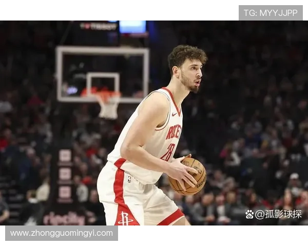 申京精准助攻伊森灵巧空切轻松上篮得分展现默契配合